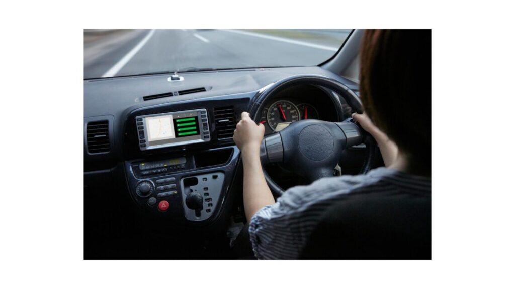クルマを運転中の目線は広く