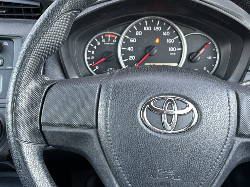 教習車のハンドル