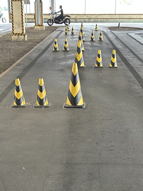 教習コース、スラローム

